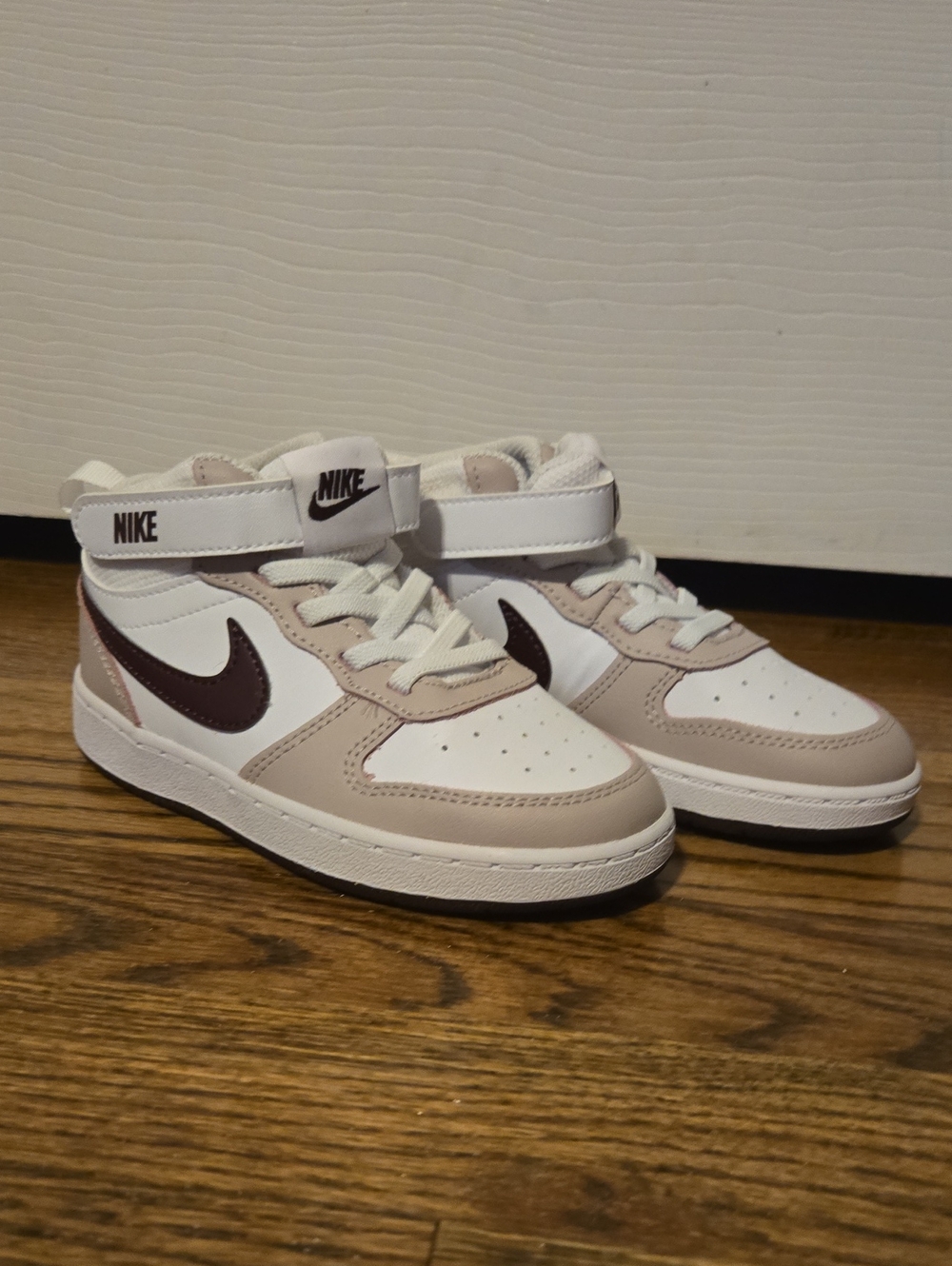 NWOT Nike Kids Mid-Top Sneakers in White, Taupe & Brown Swoosh